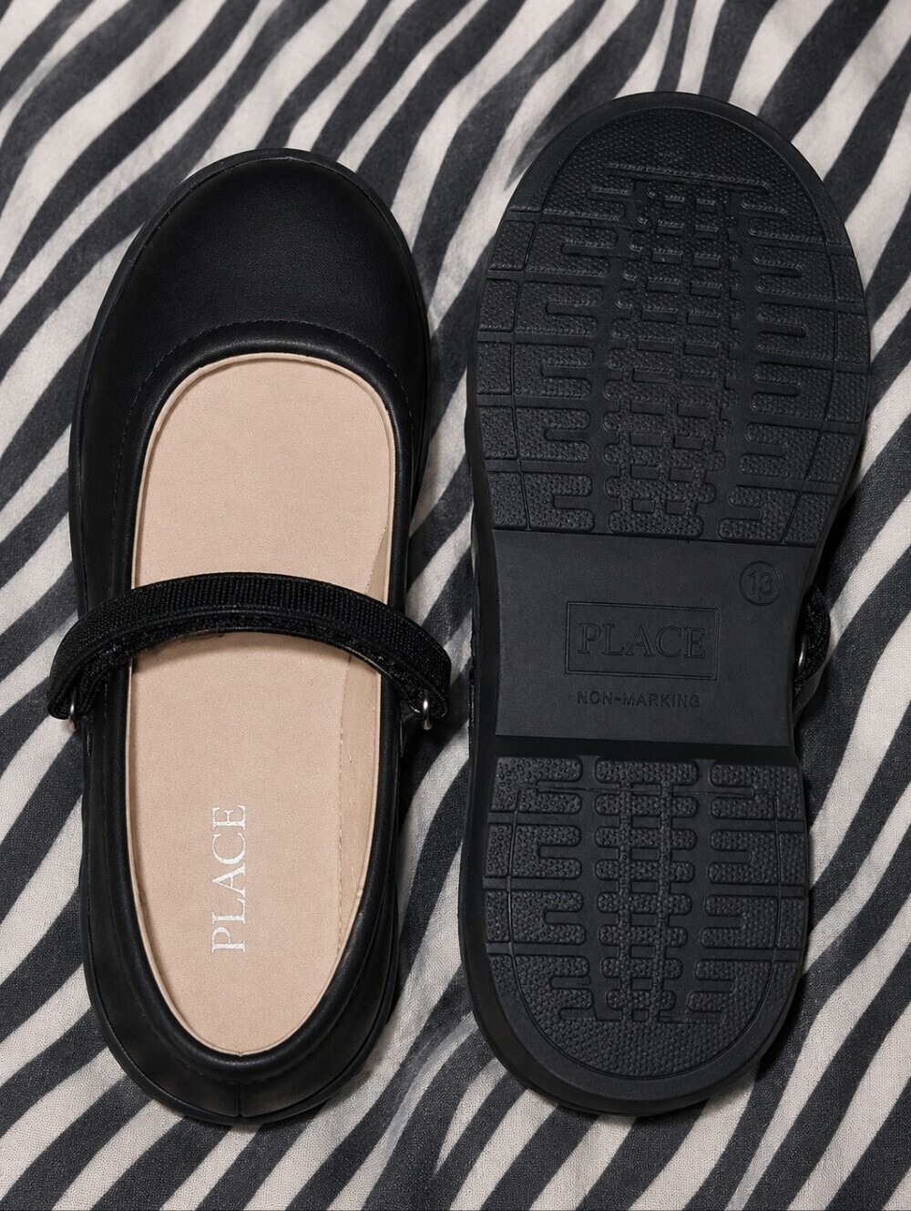 The Childrens Place Black Dress Shoes Girls Size 1 - Picture 2 of 5